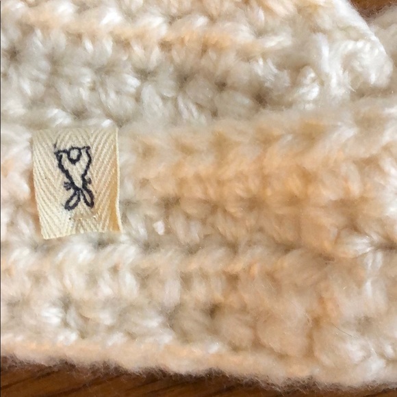 Brand New Handcrafted Soft & Fuzzy Ear Warmer - Picture 3 of 4